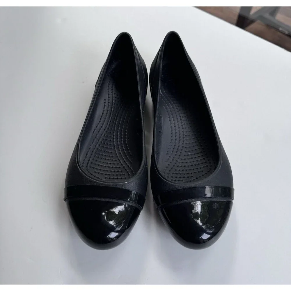 Crocs Cap Toe Ballet Flats Black Patent Slip On Shoes Women's 8 Comfort